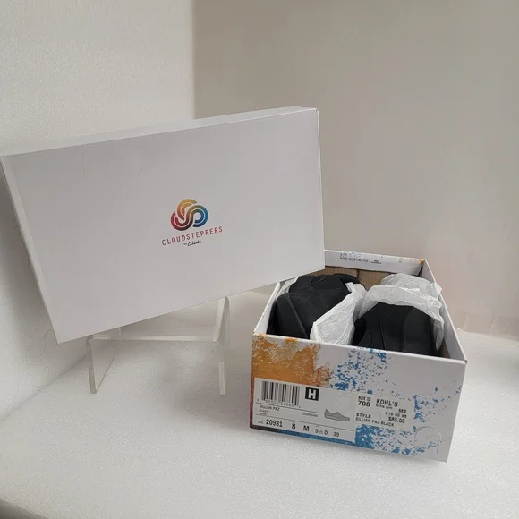 Cloudsteppers by Clarks Black Women's Loafers - Picture 3 of 6